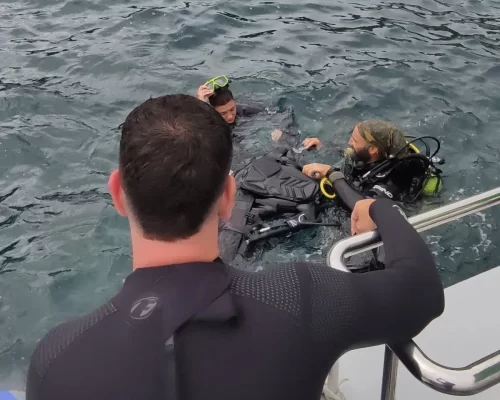 Turma reduzida - Curso de Mergulho com Adrenailha em Floripa - Ilha do Xavier